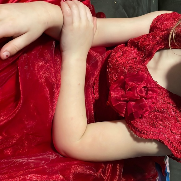 Size 4 red dress - Picture 3 of 3